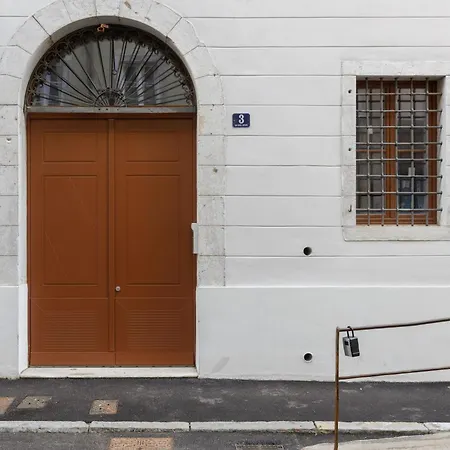 Διαμέρισμα Wifi E Parcheggio In Centro A